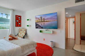 House, Multiple Beds, Pool Access, Mountain View (Retro Desert Retreat) | 3 bedrooms, individually decorated, individually furnished, desk