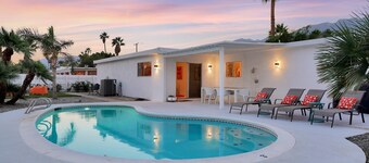 Retro Desert Retreat - Ideal Palm Springs