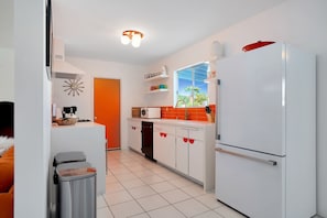 House, Multiple Beds, Pool Access, Mountain View (Retro Desert Retreat) | Private kitchen | Fridge, microwave, oven, stovetop