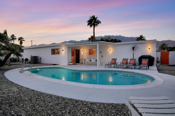 Outdoor pool, sun loungers