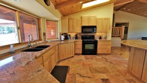 Superior House, 3 Bedrooms, Non Smoking, Lake View | Private kitchen | Fridge, microwave, oven, stovetop - Lakeside Oasis (Big Bear Lake)