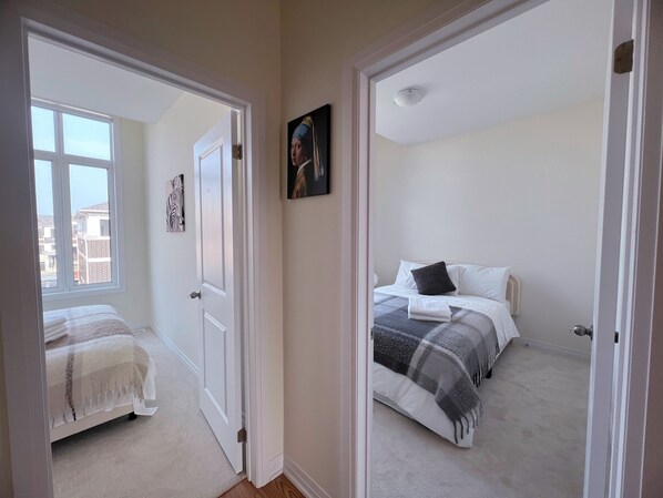 4 bedrooms, iron/ironing board, WiFi