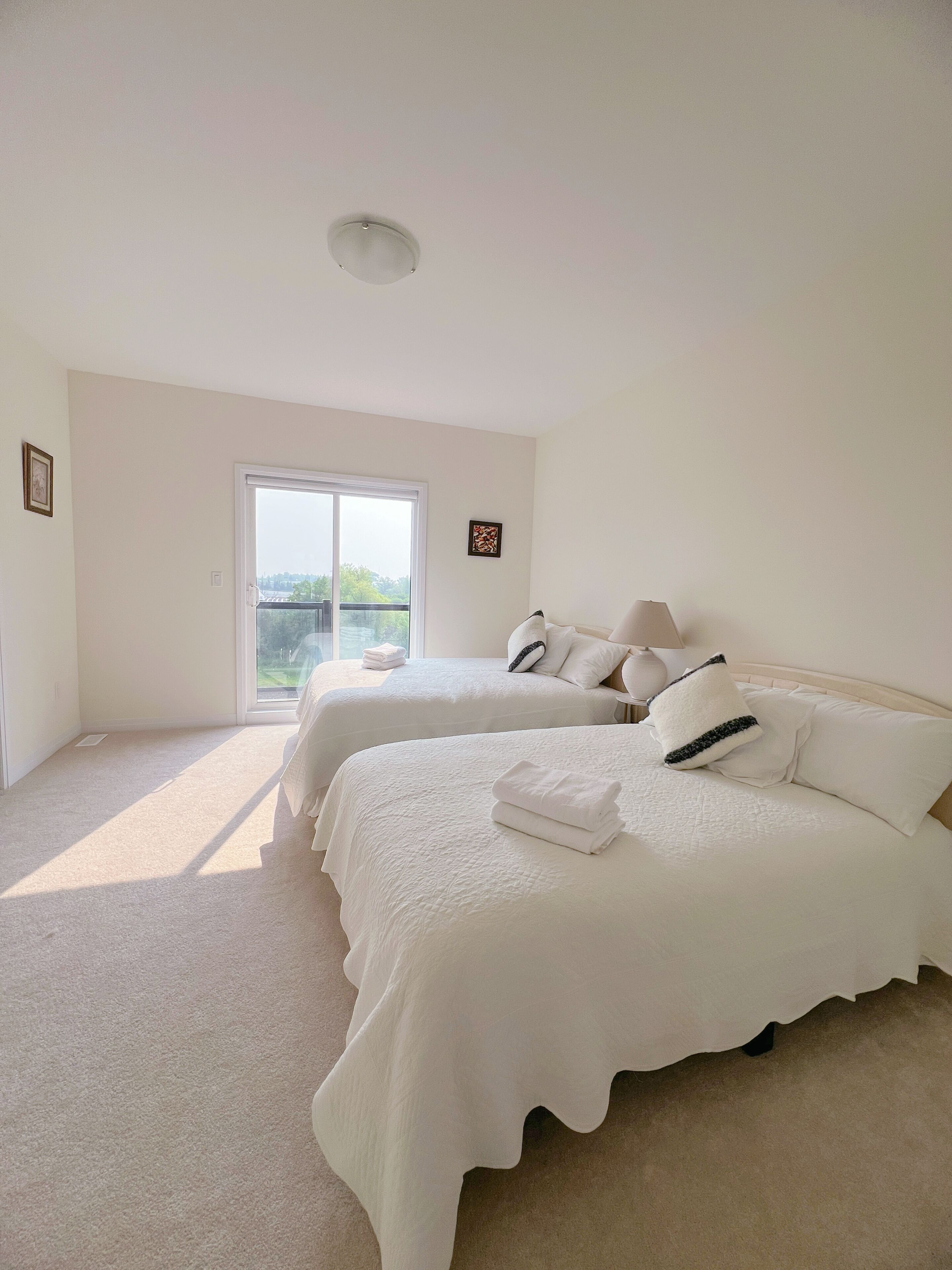 4 bedrooms, iron/ironing board, WiFi