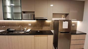 Micro-ondes, plaque de cuisson, lave-vaisselle