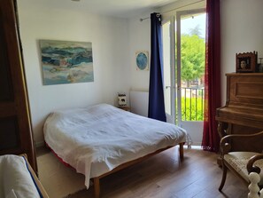 5 Schlafzimmer, Bügeleisen/Bügelbrett, WLAN