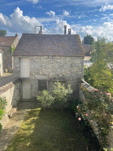 Charming 3-bedroom house in wonderful Fontainebleau Forest with WiFi