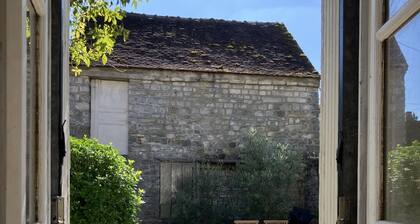 Charming 3-bedroom house in wonderful Fontainebleau Forest with WiFi