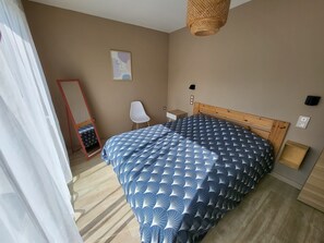 2 quartos, ferros/tábuas de passar roupa, Wi-Fi de cortesia