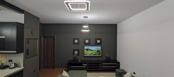 Classic Villa-spacious City Center Free Parking