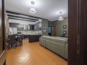 Living room - Classic Villa-spacious City Center Free Parking (Tirana)