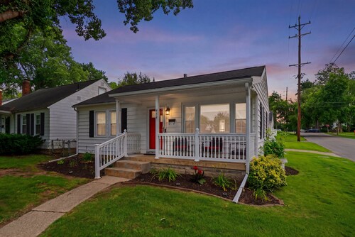 Cozy, clean, pet friendly - King bed, fenced yard