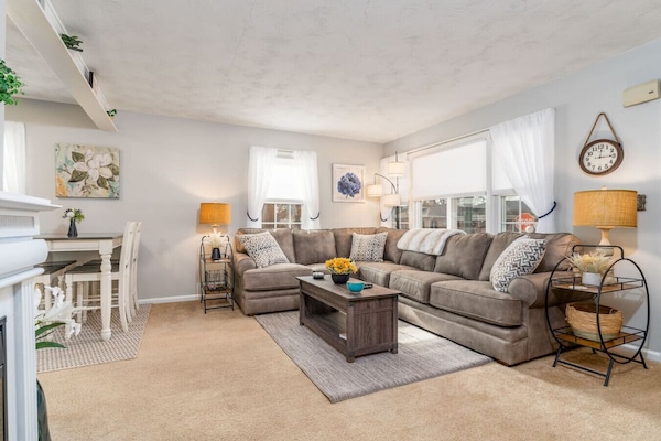 From a guest - ‘Rachel’s space was amazing! We were in town for homecoming and it was the perfect place for it. Very close to campus and the stadium. The space was beautiful and clean and there was plenty of space for us all..`