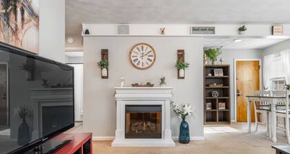Cozy, clean, pet friendly - King bed, fenced yard