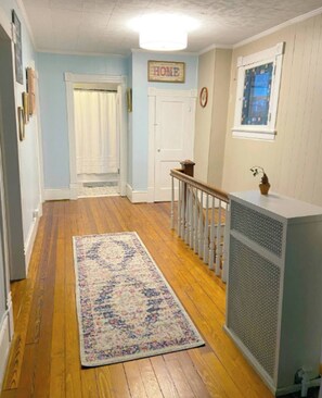 Interior - Blue Ridge Bliss - Historic Roanoke Apt Near Carilion & Downtown - Pet Friendly (Roanoke)