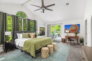 4 chambres, fer et planche à repasser, lit de bébé portatif