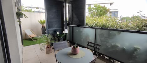 屋外ダイニングエリア