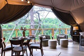 Luxury Dome, Mountain View | Living area