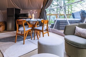 Cabane dans un arbre luxueuse, vue sur la montagne | Aire de séjour