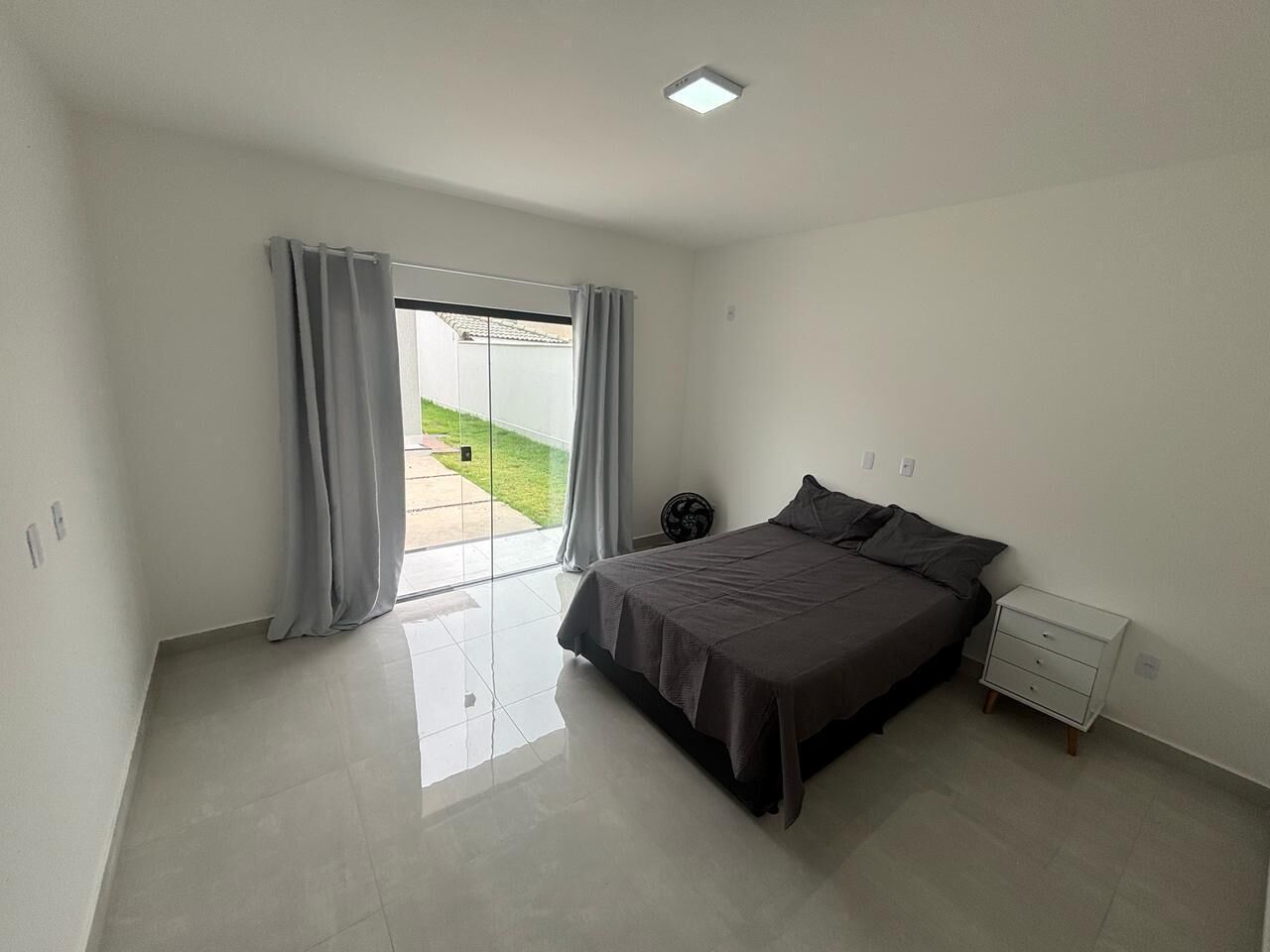 3 quartos, ferros/tábuas de passar roupa, Wi-Fi, roupa de cama