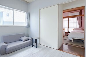 3 bedrooms, WiFi, bed sheets