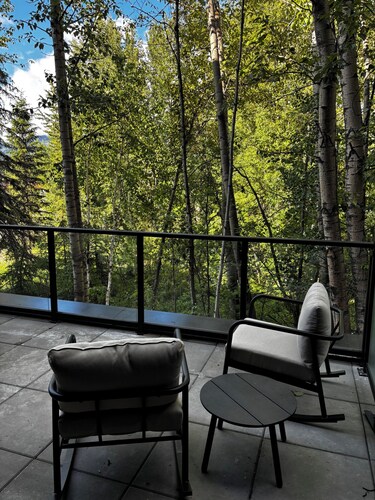 Riverstone Peak & Pines