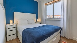 3 makuuhuonetta, silitysrauta/-lauta, ilmainen Wi-Fi, vuodevaatteet