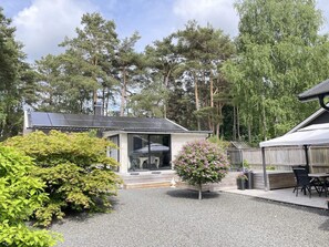 House | Outdoor dining