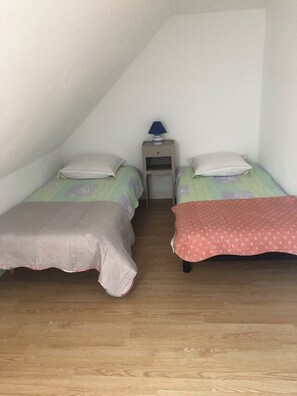 1 chambre, fer et planche Ă repasser, Wi-Fi, draps fournis