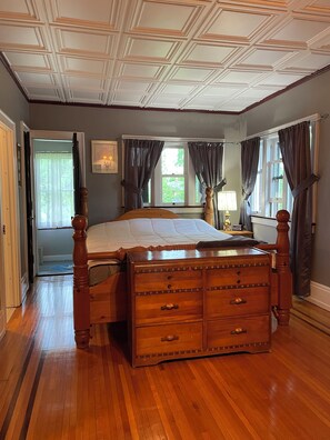 3 Schlafzimmer, Schreibtisch, Bügeleisen/Bügelbrett, kostenloses WLAN