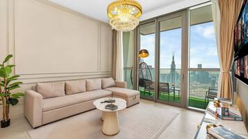 Panoramic Apartment, 4 Bedrooms, City View | Living area