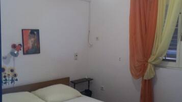 1 bedroom, free WiFi, bed sheets