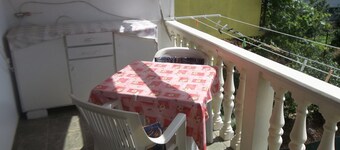 Seaside Serenity Studio Antica