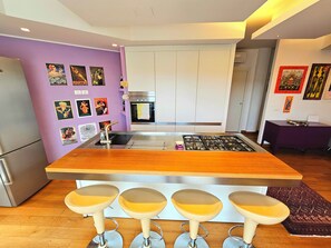 Fridge, microwave, oven, stovetop