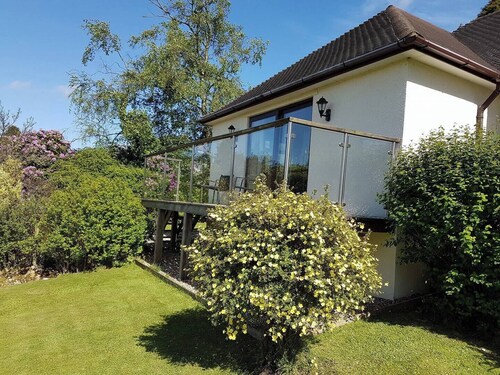 Spacious 1 BR apartment. Amazing view. Own Garden. Dog friendly. 