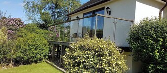 Spacious 1 BR apartment. Amazing view. Own Garden. Dog friendly. 