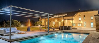 Beautiful and spacious mas in Provence