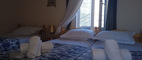 Chambre Triple Standard, vue ville