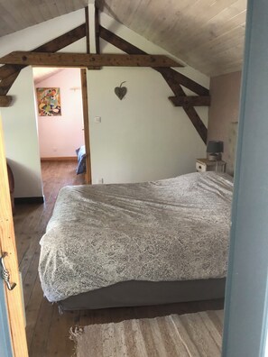 3 Schlafzimmer, Bügeleisen/Bügelbrett, WLAN, Bettwäsche