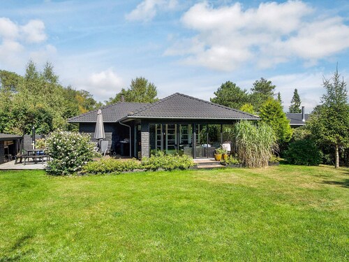 4 Star Holiday Home in