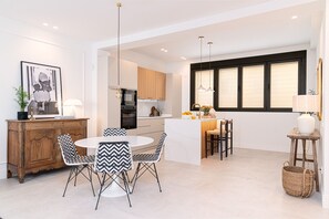 Dining - AJR Suite Loft - Holiday Apartment in Malaga (Málaga)