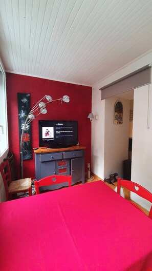 2 Schlafzimmer, Bügeleisen/Bügelbrett, WLAN