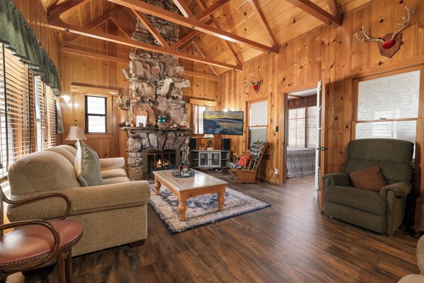 House, Patio, Mountain View | Living area