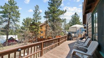 Huis, patio, uitzicht op bergen | Terras