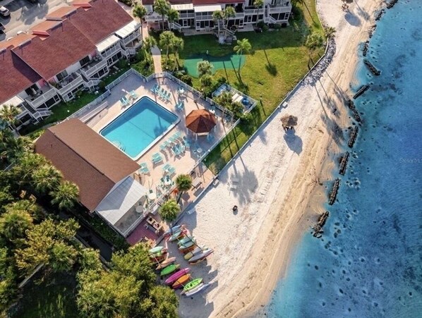 Outdoor pool, a heated pool - Waterfront Luxury Condo at Bermuda Bay Beach with Laundry & Full WATERVIEW (St. Petersburg)