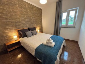 3 bedrooms, iron/ironing board, free WiFi, bed sheets - Casa do Henrique (São Luís)