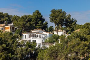 Exterior - Beautiful villa with 4 bedrooms, 3 bathrooms and huge pool - since May 25 (Dénia)