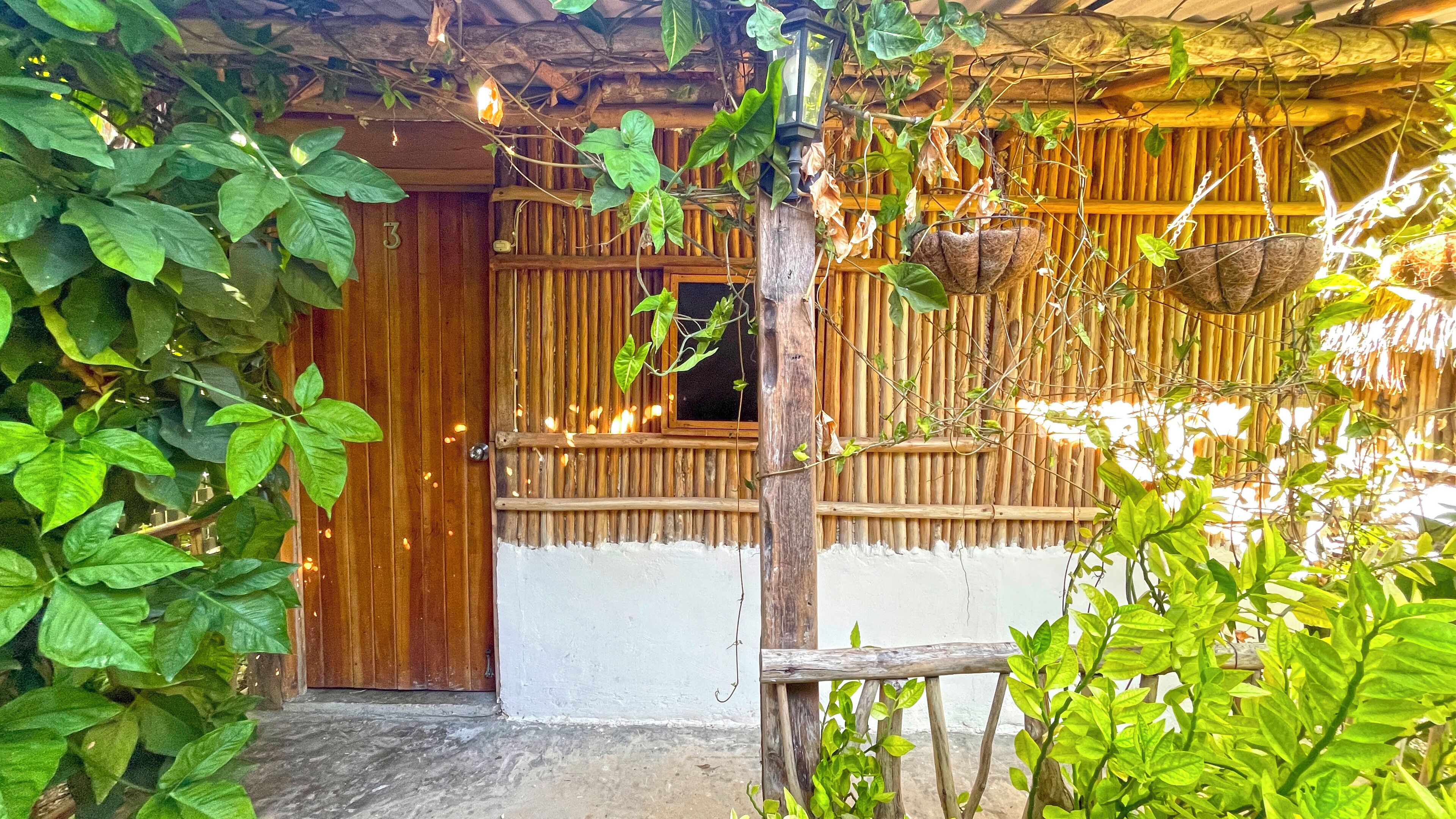 Hytte – basic, terrasse, bakgårdsutsikt | Allergitestet sengetøy, wi-fi (inkludert) og sengetøy