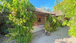 Basic Cabin, Patio, Courtyard View | Hypo-allergenic bedding, free WiFi, bed sheets - Aldea Múul Tuunich (Bacalar)