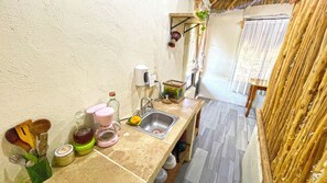 Comfort Cabin | Hypo-allergenic bedding, free WiFi, bed sheets