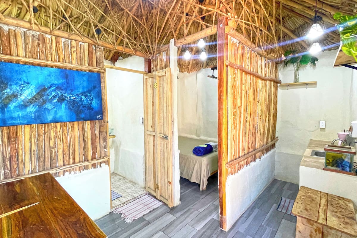 Comfort Cabin | Hypo-allergenic bedding, free WiFi, bed sheets